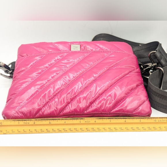 Think Royln Downtown Crossbody Bag Glossy Fuchsia Pink Quilted Puffer Purse - Picture 8 of 9